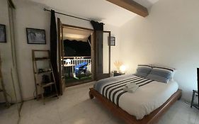 Chambre Privee Avec Salle D'Eau Et Terrasse Au Calme